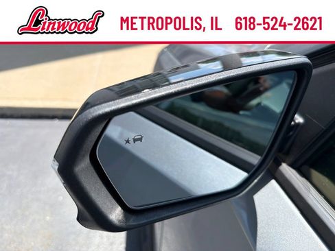 Used 2023 GMC Terrain SLE w/ Driver Convenience Package FWD image 12