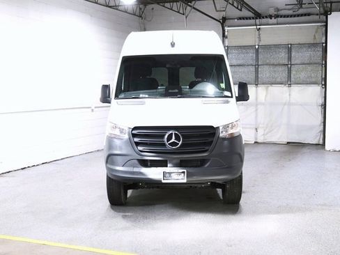 Used 2025 Mercedes-Benz Sprinter 2500 image 6
