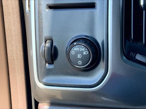 Used 2017 Chevrolet Silverado 1500 LT w/ Texas Edition RWD image 31
