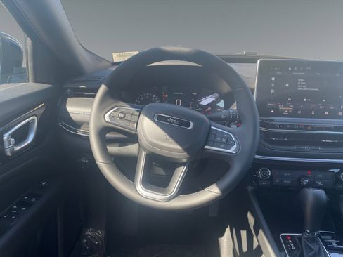 New 2026 Jeep Compass Latitude image 12