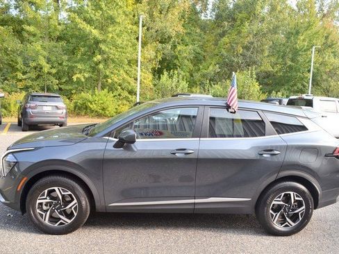 Used 2024 Kia Sportage LX image 5