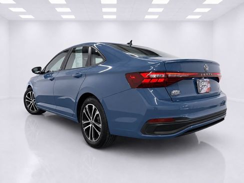 Used 2026 Volkswagen Jetta Sport FWD image 4