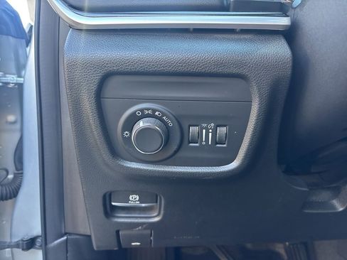 Used 2022 Jeep Grand Cherokee L Laredo image 22