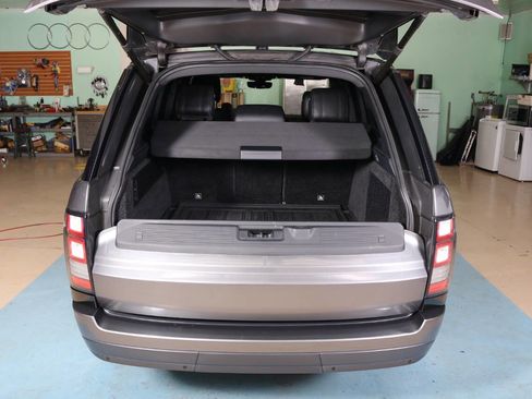 Used 2017 Land Rover Range Rover HSE image 24