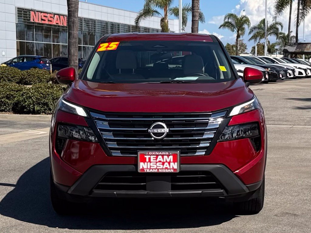 Certified 2025 Nissan Rogue SV FWD image 3
