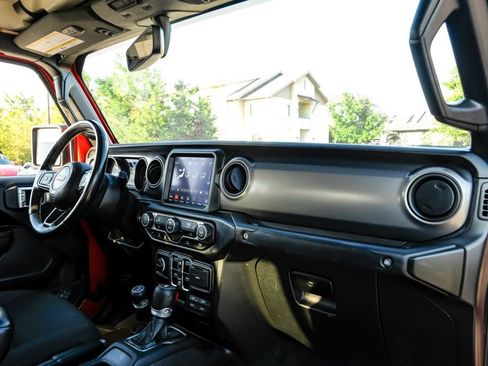 Used 2021 Jeep Gladiator Sport AWD/4WD image 8