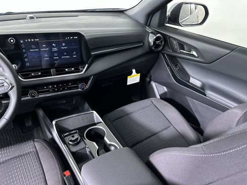 New 2026 Chevrolet Equinox LT w/ LPO, Floor Liner Package image 70