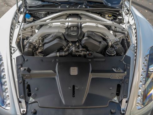 Used 2016 Aston Martin DB9 GT image 34