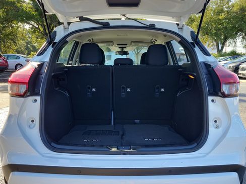 Certified 2024 Nissan Kicks S FWD image 9