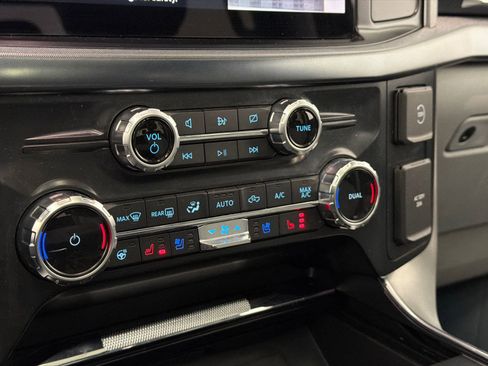 Used 2022 Ford F150 Limited image 29