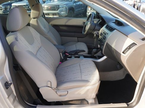 Used 2009 Ford Focus SE image 18