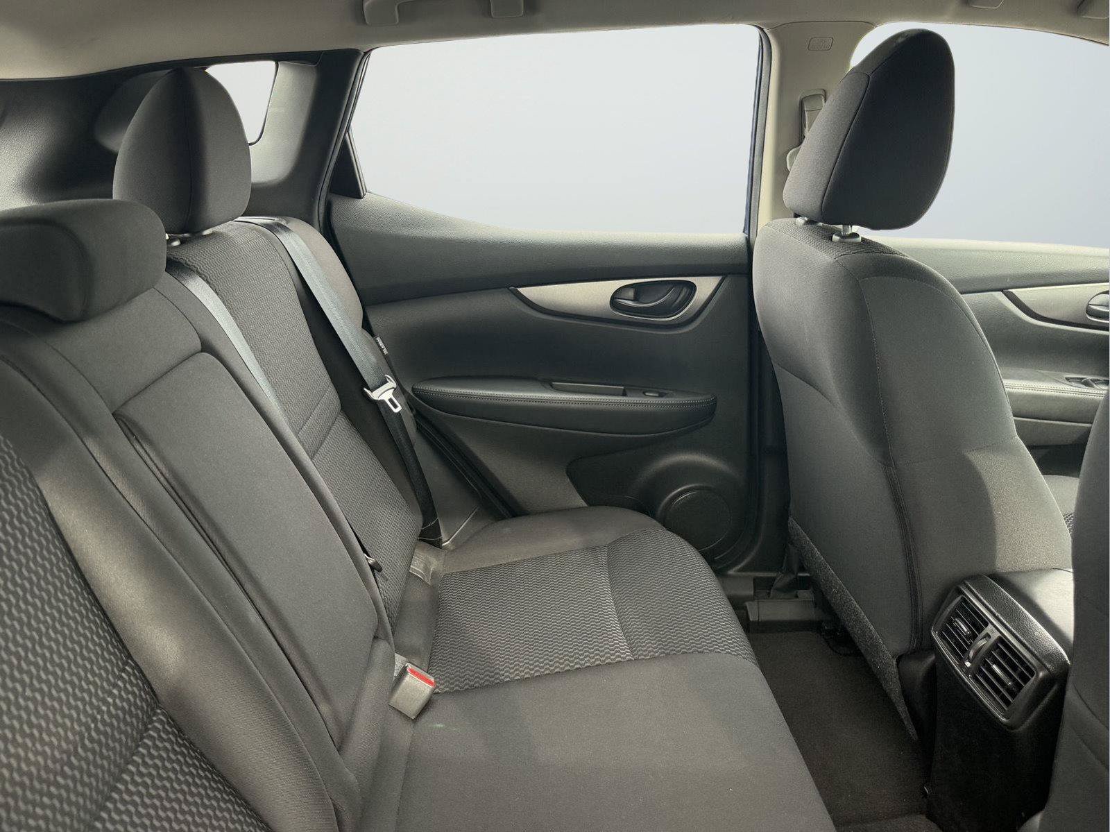 Used 2020 Nissan Rogue Sport S AWD/4WD image 9