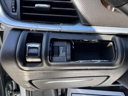 Used 2017 Cadillac XTS Luxury FWD image 10