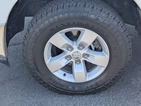 Used 2015 RAM 1500 Classic SLT AWD/4WD image 13