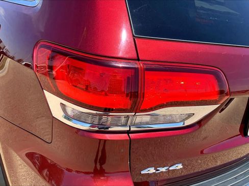 Used 2020 Jeep Grand Cherokee Limited AWD/4WD image 32