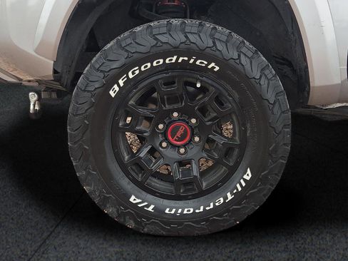 Used 2019 Toyota Tacoma SR5 RWD image 19