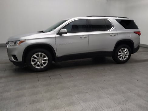 Used 2020 Chevrolet Traverse LT FWD image 2
