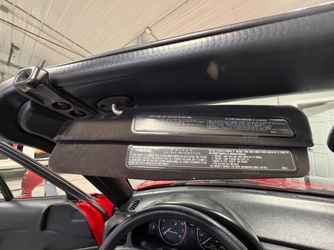 Used 1991 MAZDA MX-5 Miata RWD image 25