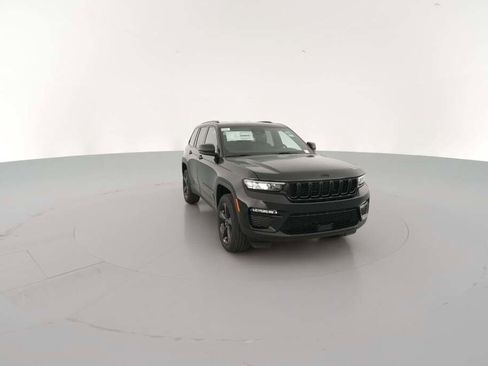 New 2025 Jeep Grand Cherokee Limited w/ Black Appearance Package image 17