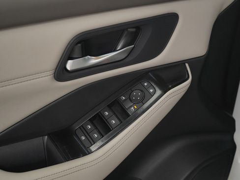 Used 2023 Nissan Rogue SV w/ SV Premium B Package image 20