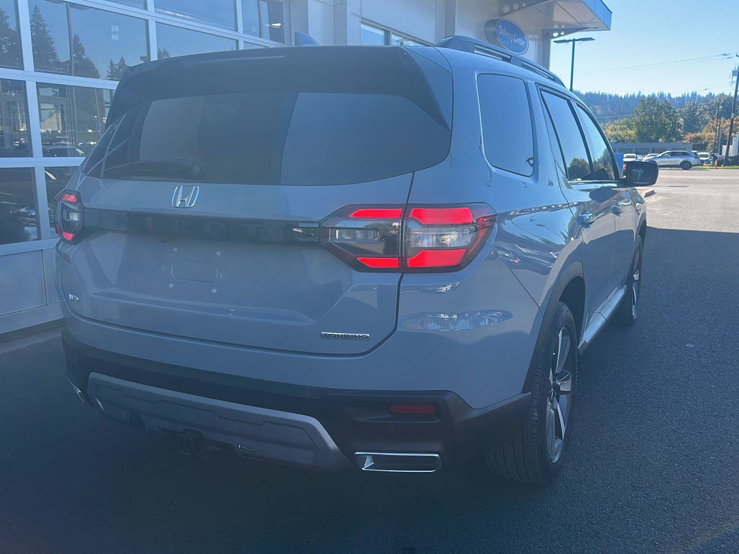 Used 2025 Honda Pilot Touring image 4