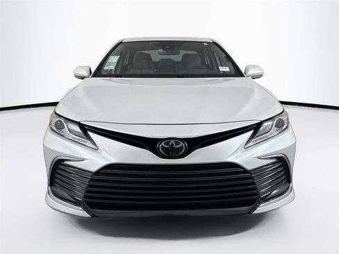Certified 2022 Toyota Camry XLE image 9
