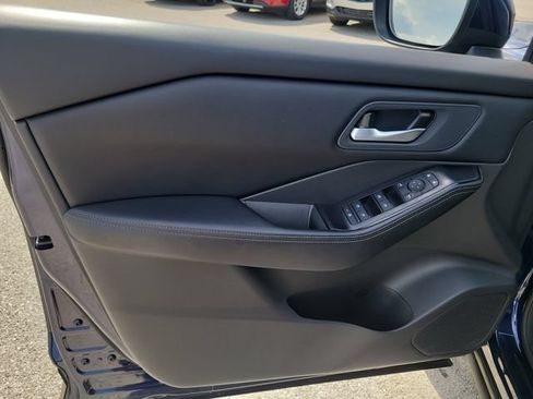 Used 2025 Nissan Rogue SV AWD/4WD image 17