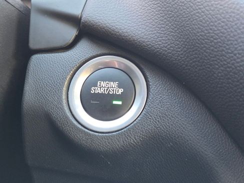 Used 2023 Chevrolet Equinox LT image 31