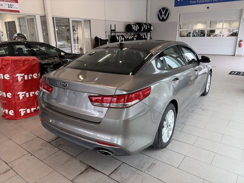 Used 2018 Kia Optima EX w/ Technology Package image 4