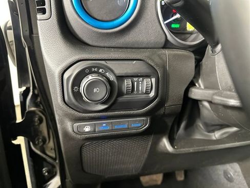 Used 2022 Jeep Wrangler Unlimited Sahara image 19