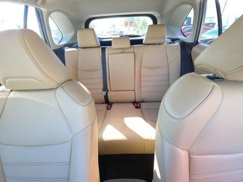 Used 2021 Toyota RAV4 XLE Premium image 21