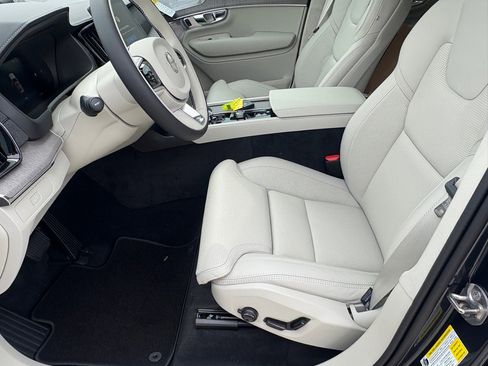 New 2026 Volvo XC90 B6 Ultra w/ Lounge Package image 18