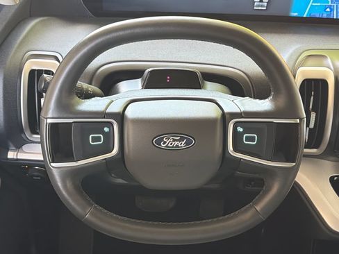 Used 2025 Ford Expedition Active AWD/4WD image 4