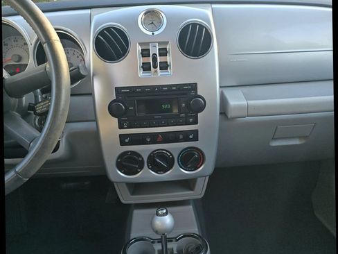Used 2010 Chrysler PT Cruiser w/ Convenience Group FWD image 15