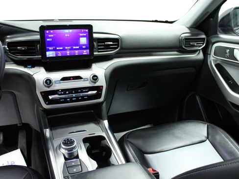 Used 2023 Ford Explorer XLT w/ Equipment Group 202A image 20