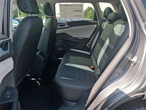 New 2025 Volkswagen Taos SEL image 8