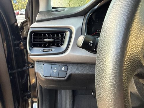Used 2018 Kia Rio S FWD image 23