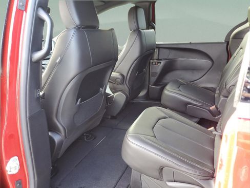 New 2026 Chrysler Voyager LX image 8