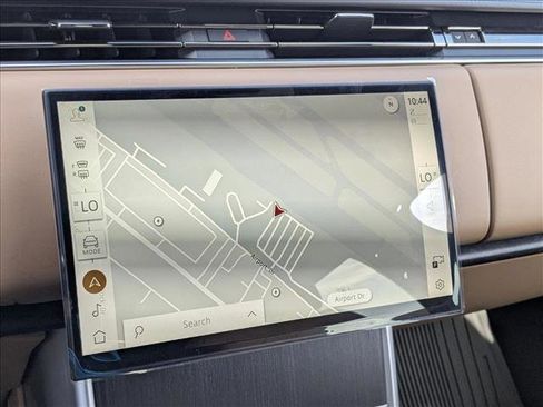 New 2025 Land Rover Range Rover SE image 13