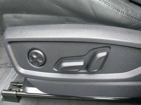 Used 2023 Audi SQ5 Prestige w/ Prestige Package image 36