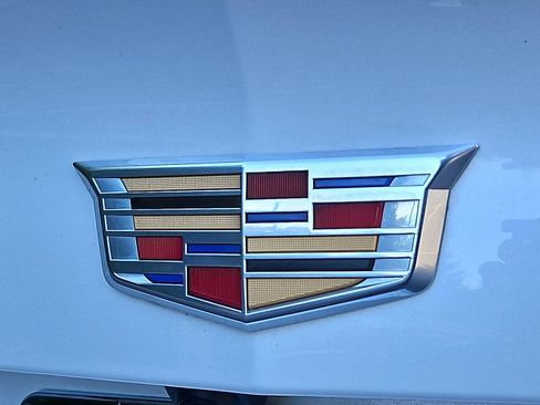 Used 2024 Cadillac XT4 Premium Luxury AWD/4WD image 32