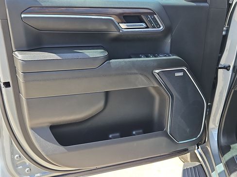 Certified 2024 GMC Sierra 1500 SLT image 11