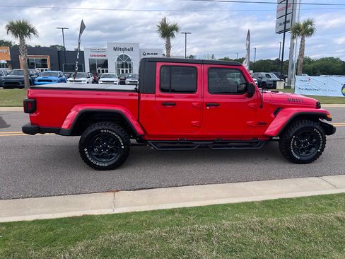 Used 2023 Jeep Gladiator Mojave AWD/4WD image 3