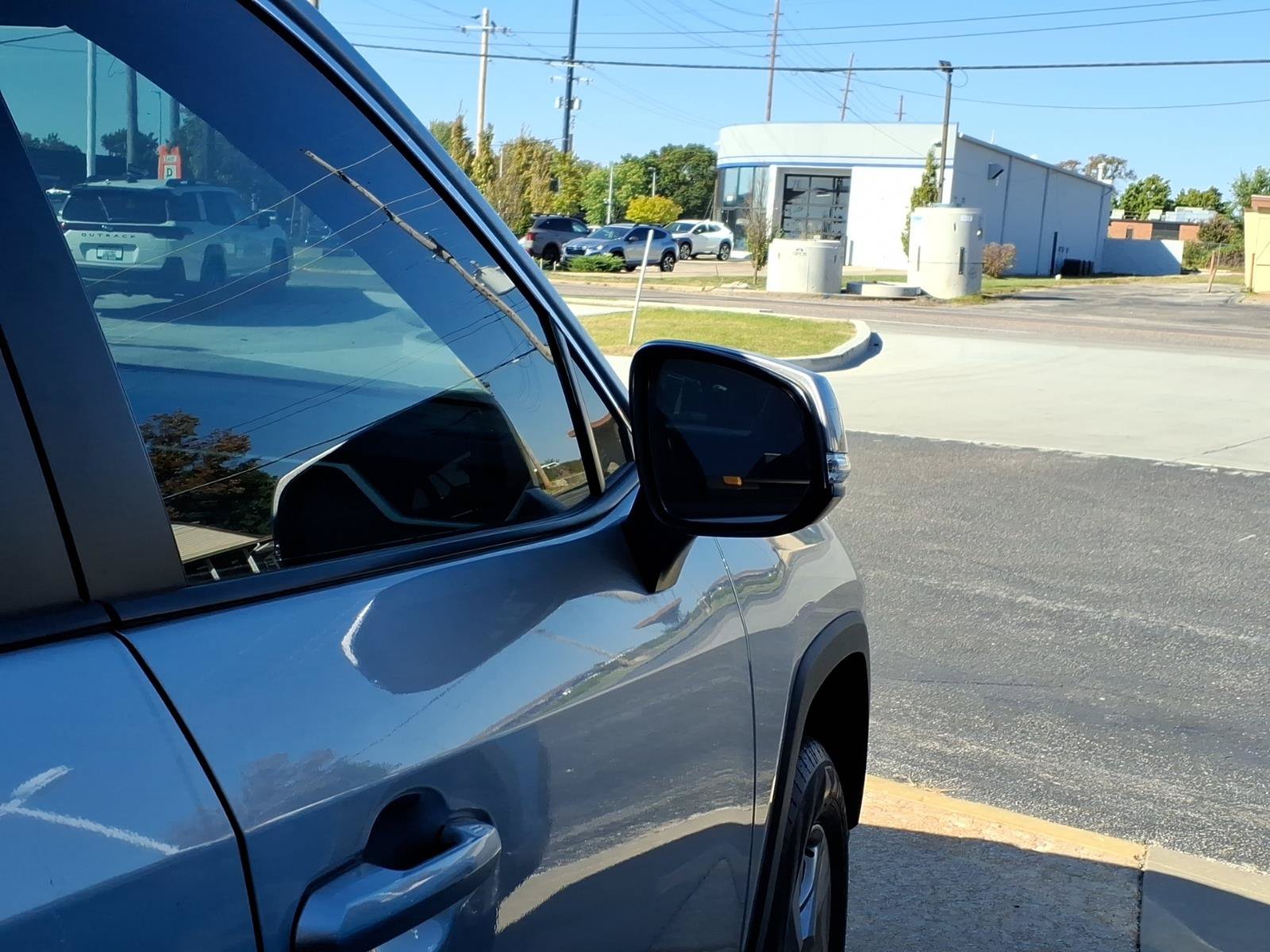 Used 2022 Toyota RAV4 XLE w/ Convenience Package FWD image 33