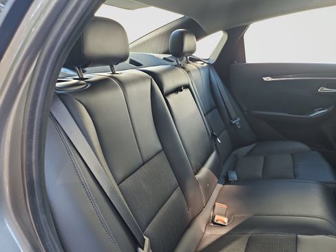 Used 2016 Chevrolet Impala LT FWD image 44