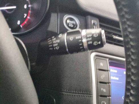 Used 2019 Land Rover Range Rover Evoque SE image 34