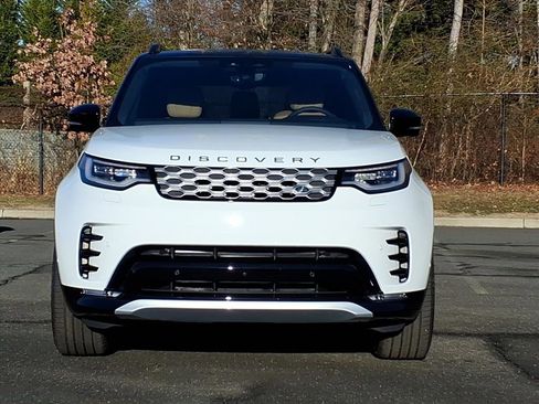 New 2026 Land Rover Discovery Limited Edition image 8