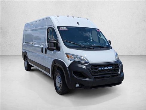 Used 2025 RAM ProMaster 2500 w/ Convenience Group FWD image 3