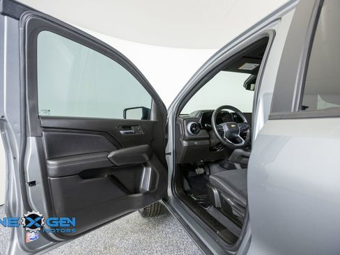 Used 2023 Chevrolet Colorado LT w/ LT Convenience Package AWD/4WD image 9