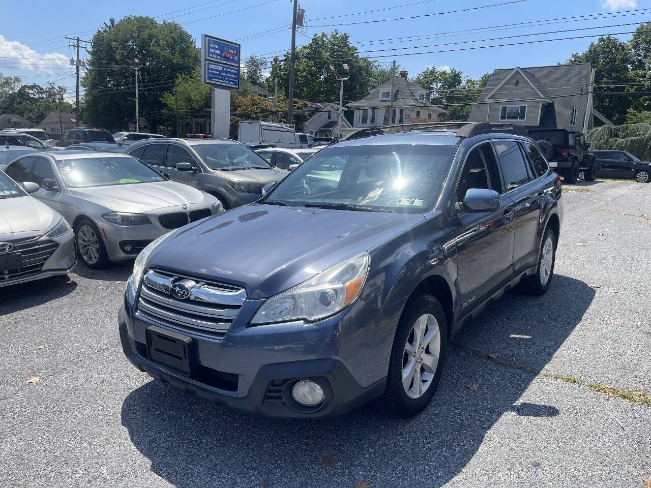 Used 2013 Subaru Outback 2.5i Premium AWD/4WD image 2